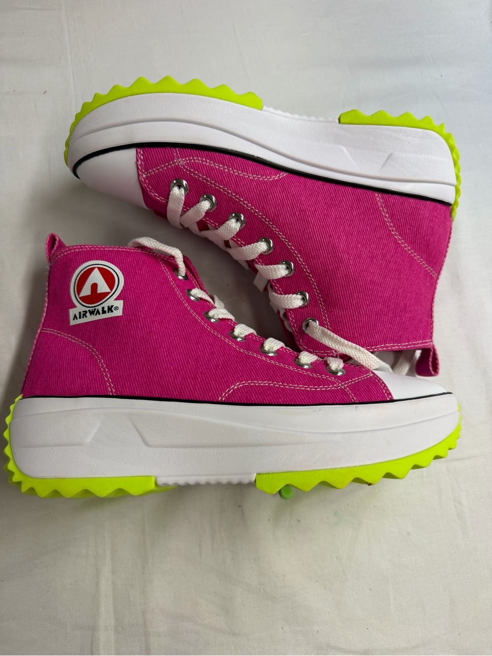 Wanollie 6 Hot Pink High-Top Canvas Sneakers with White Laces - Picture 3 of 11